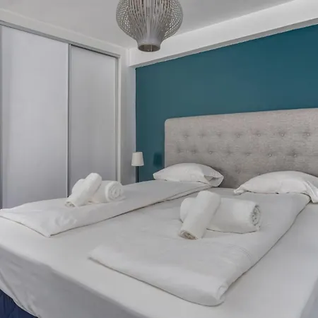 Apartment Sunny Serenity 200m From *